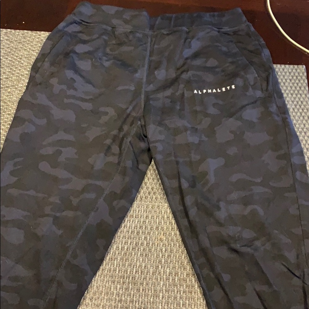 Men’s alphalete joggers